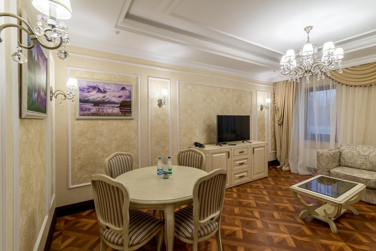 Krts Korona Hotel Sudilovichi Exterior photo